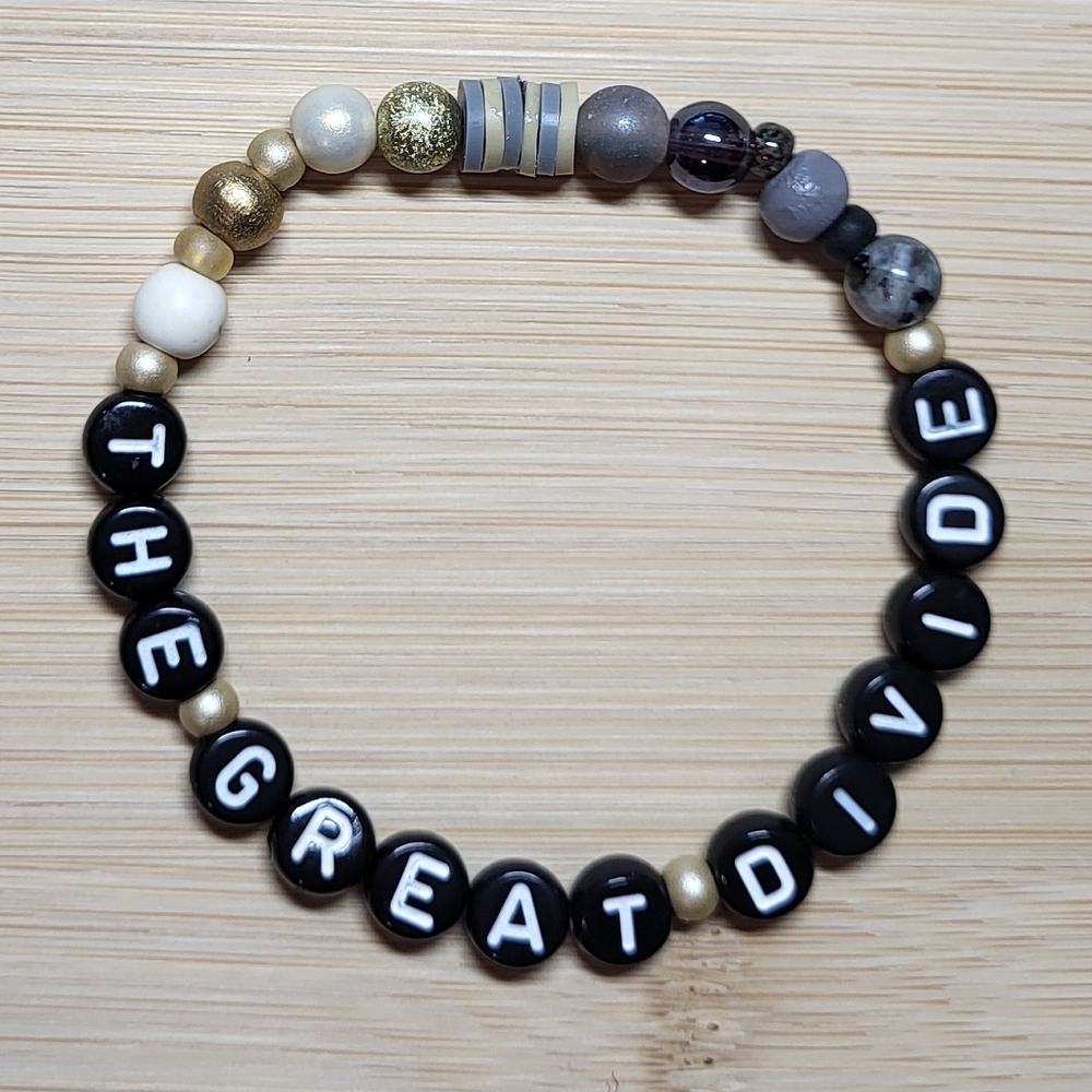 The Great Divide- Noah Kahan Friendship Bracelet, Size 6.5"